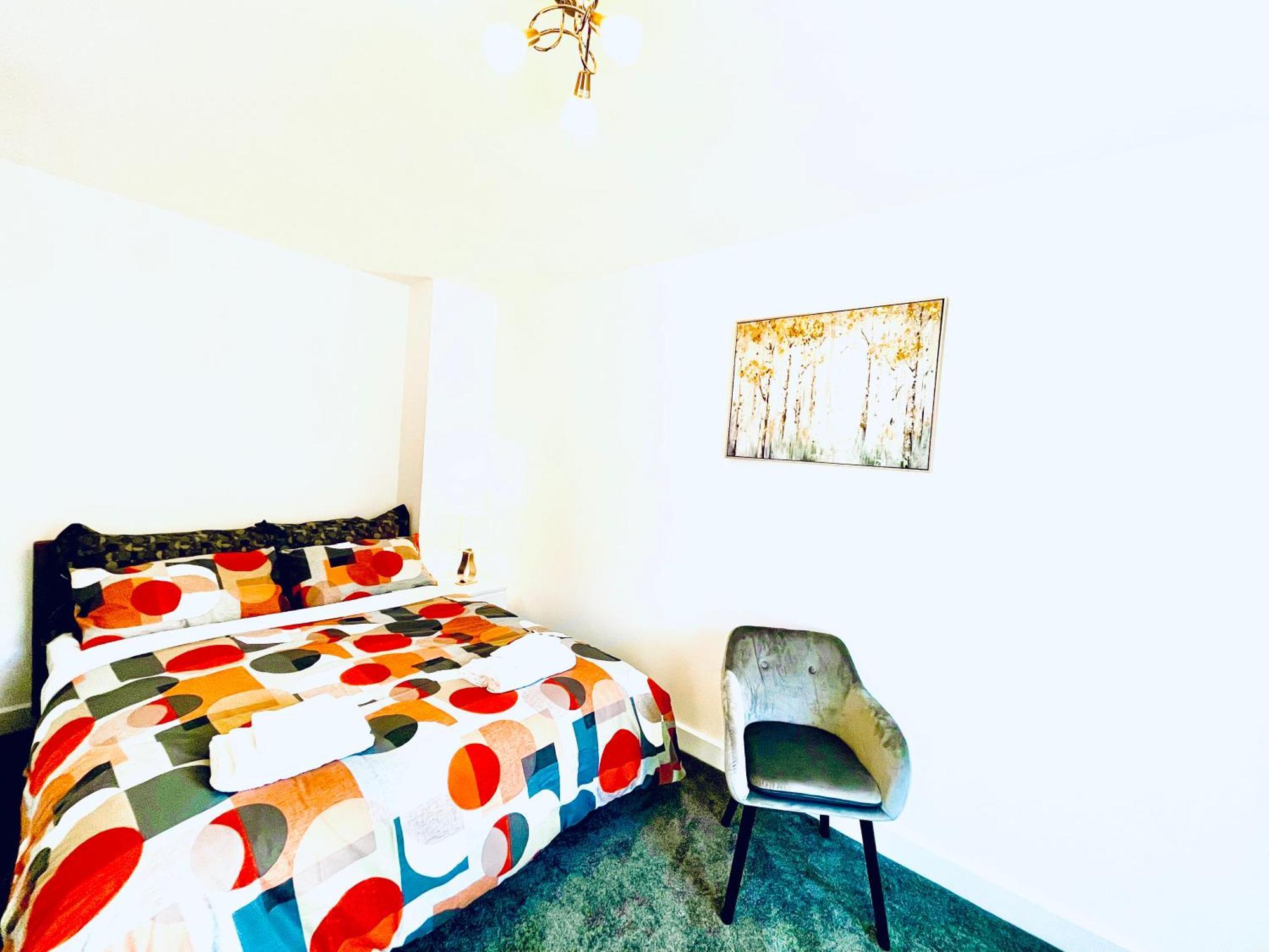Appartement Modern Townhouse, Sleeps 4 With Parking à Wakefield Extérieur photo